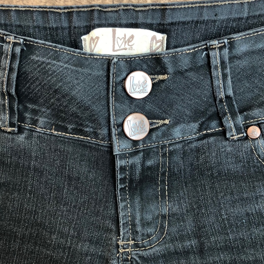 Love Etc. Denim Shorts Size 31 waist - Picture 4 of 9